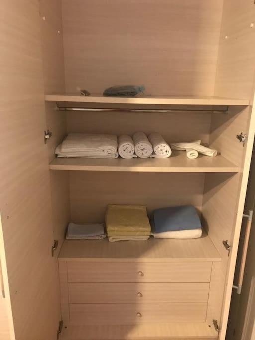 Τεσσαρι Στον Ναυτικο Ομιλο Χiου Apartment Chios Town Bagian luar foto