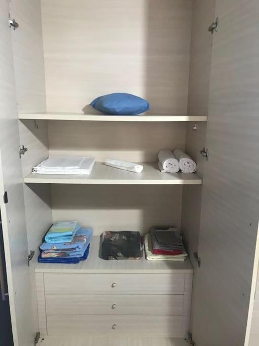 Τεσσαρι Στον Ναυτικο Ομιλο Χiου Apartment Chios Town Bagian luar foto
