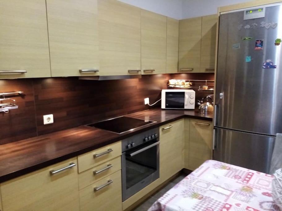 Τεσσαρι Στον Ναυτικο Ομιλο Χiου Apartment Chios Town Bagian luar foto