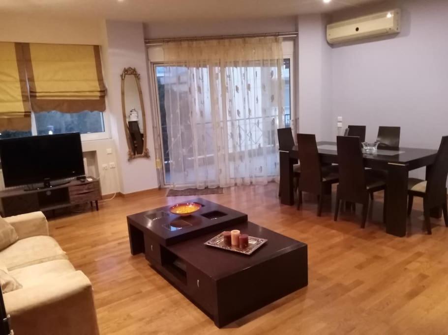 Τεσσαρι Στον Ναυτικο Ομιλο Χiου Apartment Chios Town Bagian luar foto